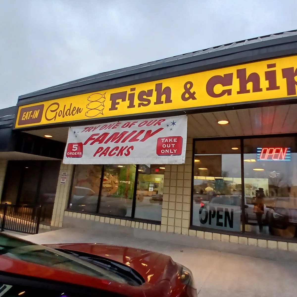 Storefront of Golden Fish & Chips on Upper Gage Ave, Hamilton Mountain